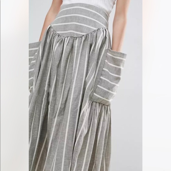 ASOS Midi Skirt with Oversized Pockets - Picture 3 of 4